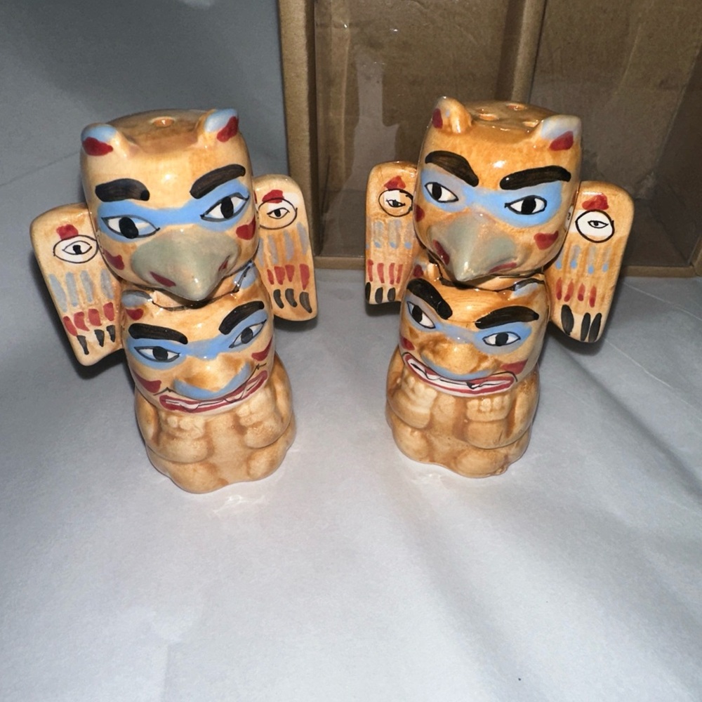 Vintage arctic circle totem ceramic salt and pepper shakers